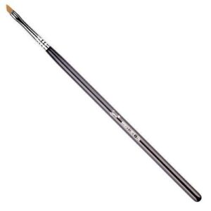 Sigma Winged Liner Brush E06